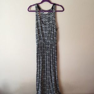 Flowy black and white maxi dress. Women’s size M